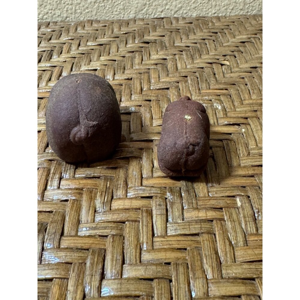 Vintage Clay Pig Figurines Set Of 2 - Handcrafted Rustic Miniature Sculptures - Picture 3 of 7